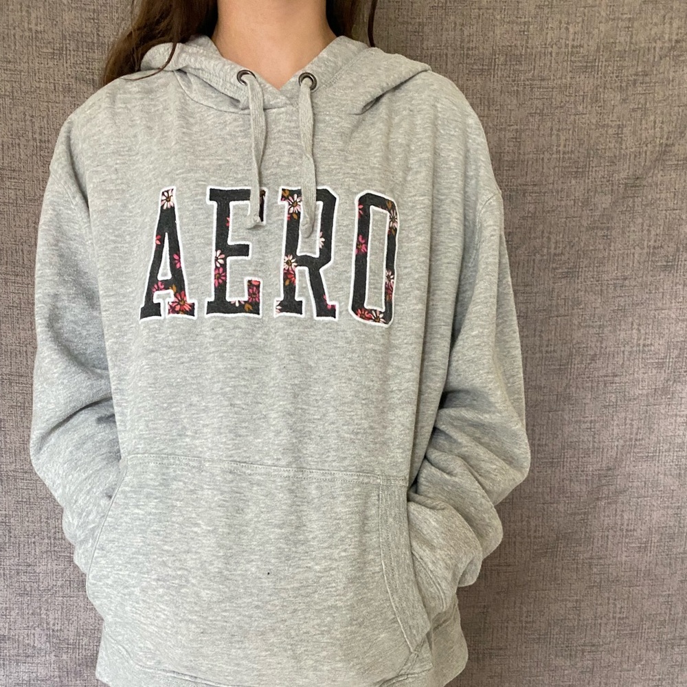 Grey sweatshirt with flower lettering size XL